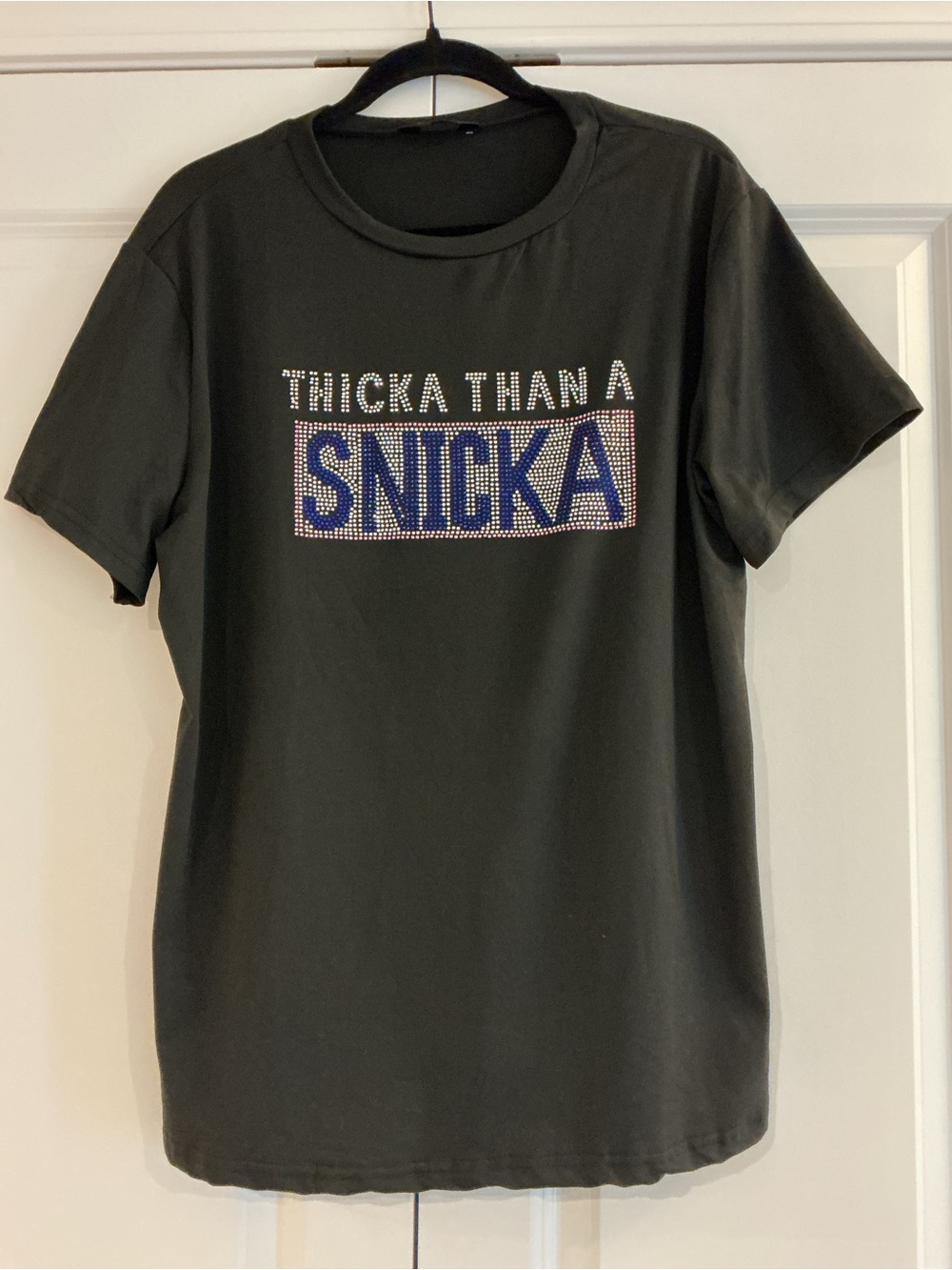 CHICME Women’s Black Graphic Tee with Blue Rhinestone 'SNICKA' Accent 2XL NWOT